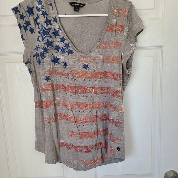 (460) Rock & Republic Woman's Graphic US Flag T-Shirt, Size: Large Color: Grey - Picture 2 of 10